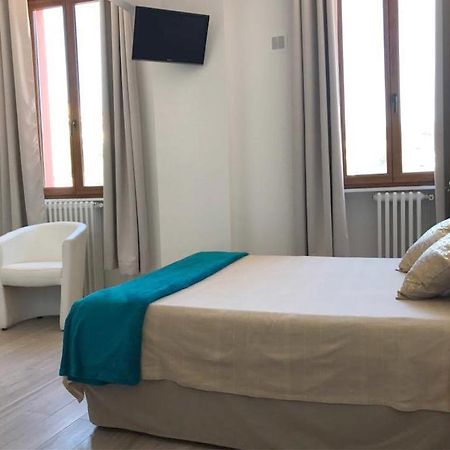Hotel Du Soleil Єр Екстер'єр фото