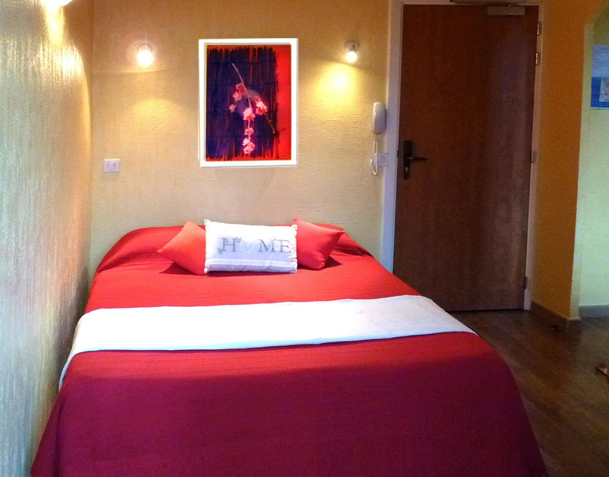 Hotel Du Soleil Єр Екстер'єр фото