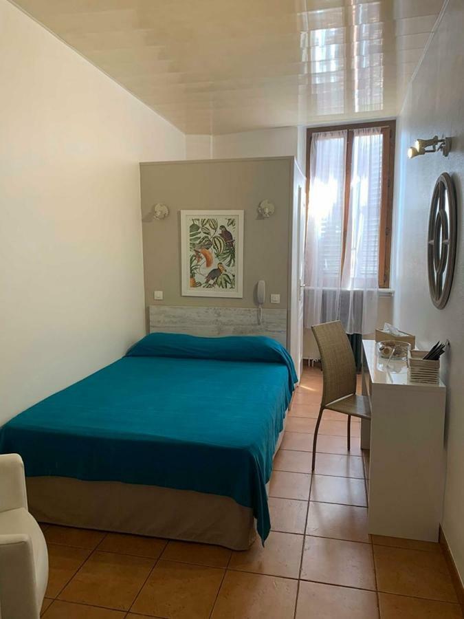Hotel Du Soleil Єр Екстер'єр фото